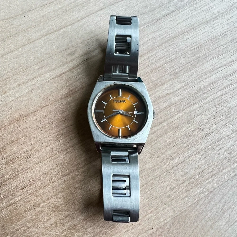 Pulsar ladies brown dial silver tone retro dress watch NEW BATTERY